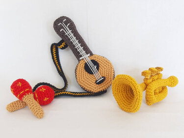 Guitar, Trumpet, Maracas - crochet pattern