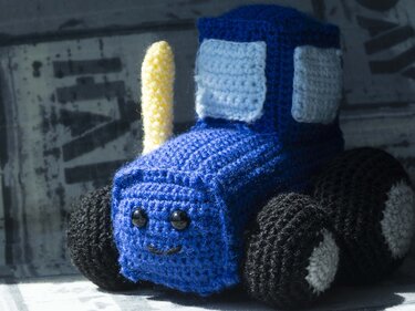 Crochet Pattern for the Small Tractor