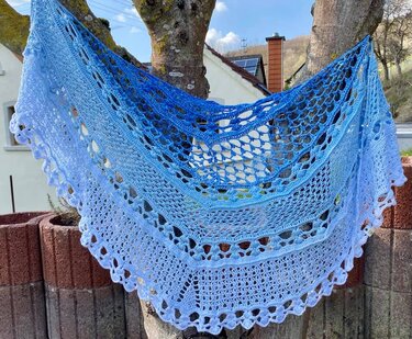 Anleitung Honua Kai - "Meereswelt", Halbmondtuch - Häkeln