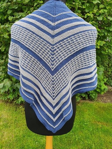 Grey Lane - Dreieckstuch Strickanleitung - Bild 2
