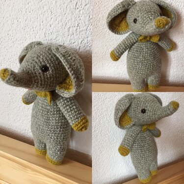 Gehäkelter Amigurumi‑Elefant in Grau mit senfgelben Details, Collage aus Nahaufnahmen auf Holzuntergrund
