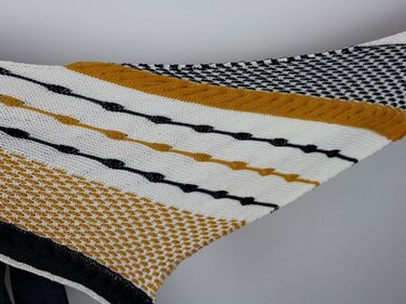Knitting pattern shawl "Der Süden strickt"