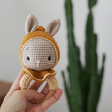 Häkelanleitung bunny Peaches Rassel