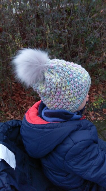 Knitting pattern Beanie Snowflakes