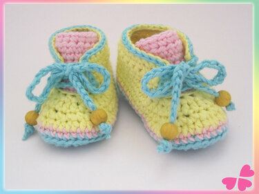 Häkelanleitung: Babyschuhe zum Schnüren (5 Größen: Frühchen bis 1 Jahr)
