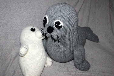 Seals pattern Betty and baby Brenda crochet pattern