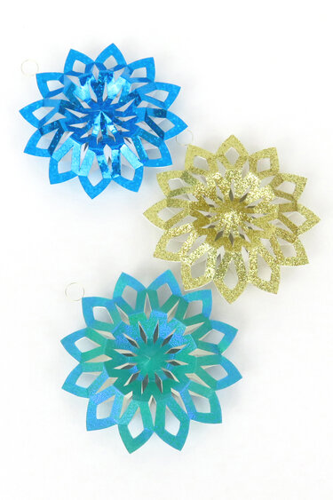 Christbaumanhänger flach und rund – Bastelanleitung und Vorlagen