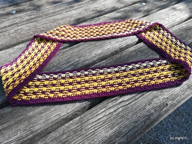 Perfo Loop - a simple loop/cowl  with a great effect - Crochet