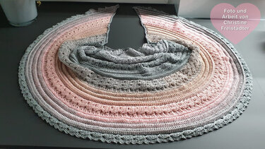 Anleitung Braidithe - Halbmondtuch im mittelalterlich-keltischen Häkelstil - Häkeln