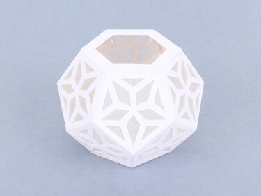 Tischleuchte in Weiß, rund – Bastelanleitung und Vorlagen