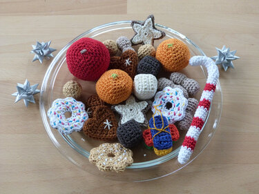 Häkelanleitung für Leckereien für den bunten Weihnachtsteller