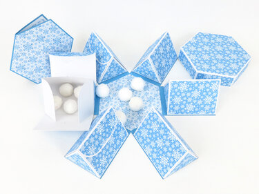 Explosionsbox mit Schneeflockenmotiv – Bastelanleitung und Vorlagen