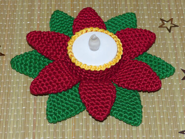Crochet Pattern Poinsettia tealight holder