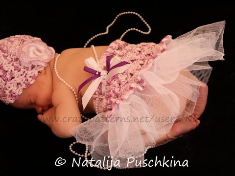 Häkelanleitung: Mütze und Rock für exklusive Babyfotos