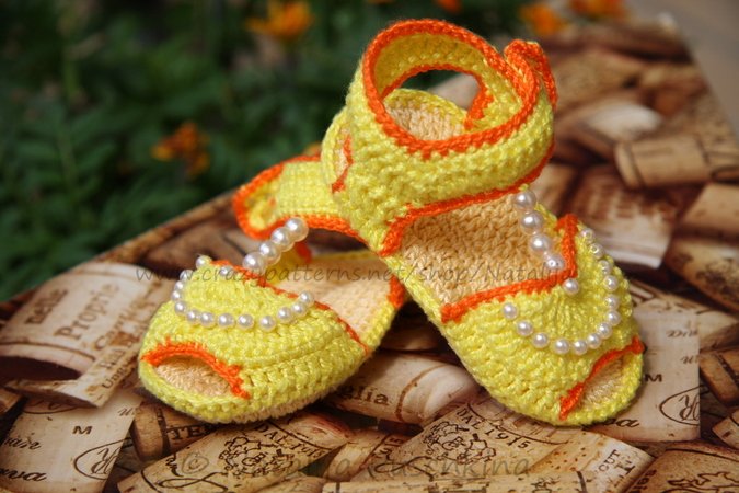 Exclusive Baby summer sandals with beads