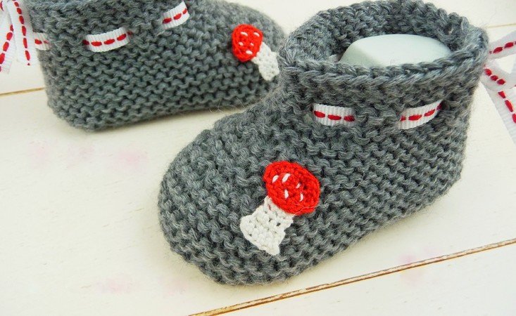 Babyschuhe stricken + Fliegenpilz-Applikation