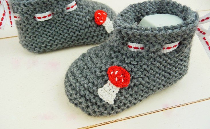 Babyschuhe Stricken Fliegenpilz Applikation