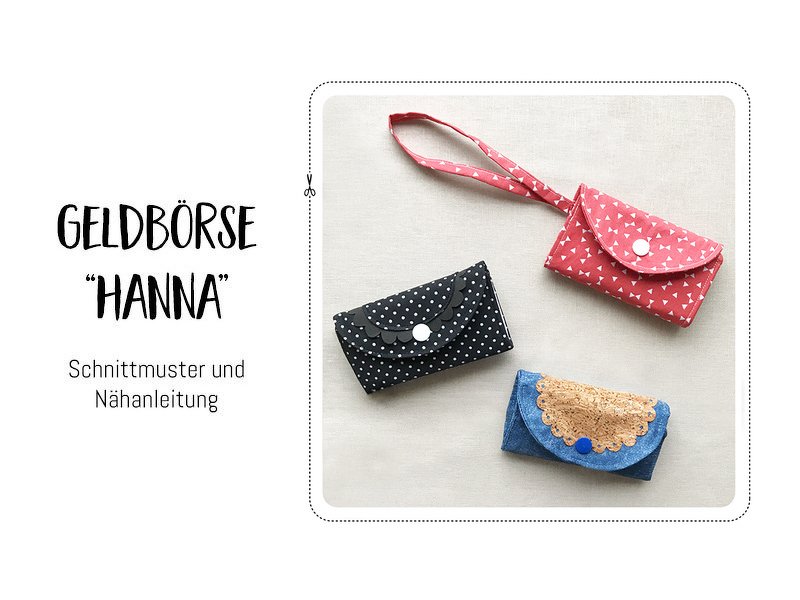 Drei kleine genähte Geldbörsen mit Klappen: schwarz gepunktet, rot mit Dreiecken mit Schlaufe, blau mit Korkverzierung