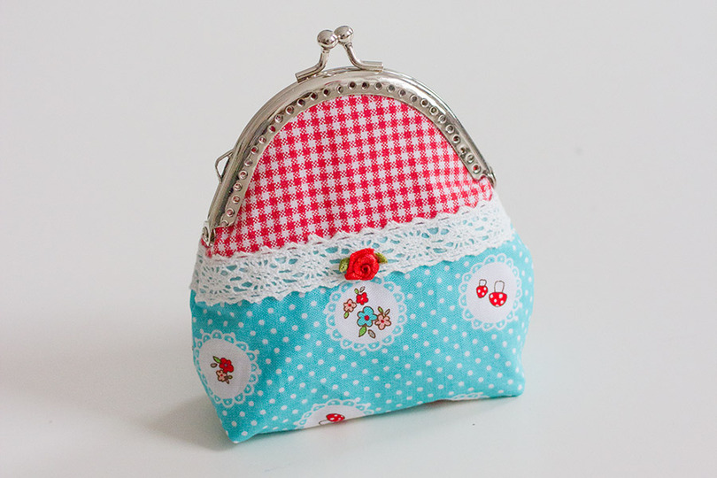 Süße Clipbörsen: Ein Portemonnaie mit Taschenbügel - Kostenlose Nähanleitung & Schnittmuster