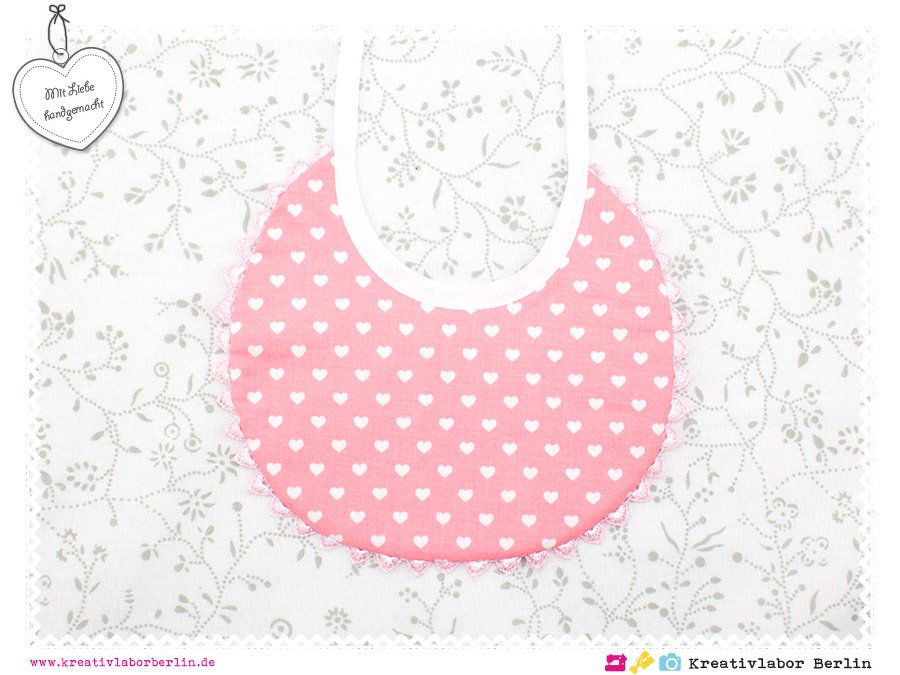 Süße Baby-Lätzchen in 3 Varianten - Nähanleitung &amp; Schnittmuster kostenlos