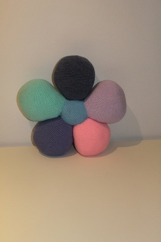 Blumenkissen - Free E-Book / Kostenlose Häkelanleitung - Bild 2