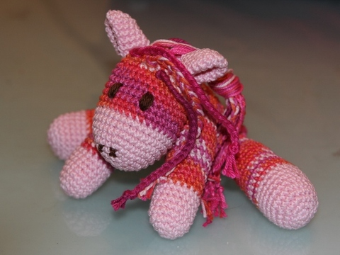 Sophia das Knutschpony - Amigurumi Häkelanleitung
