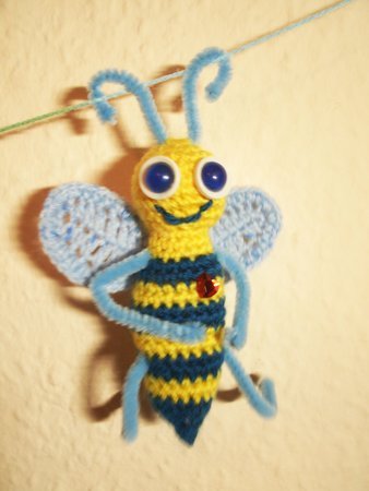 Crazy Stitchies- kesse Bienen, Taschenbaumler, Schlüsselanhänger, Dekoration