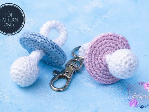 Comforter keychain, amigurumi