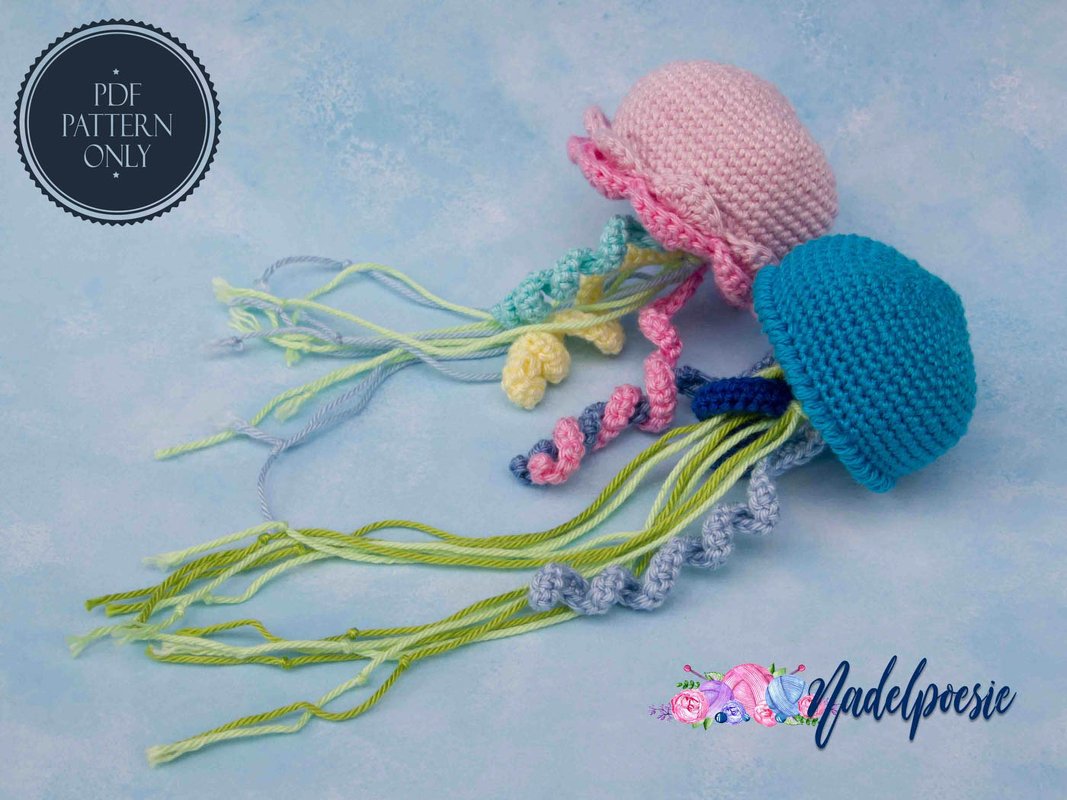 Gwen and Quentin the jellyfishes crochet pattern amigurumi