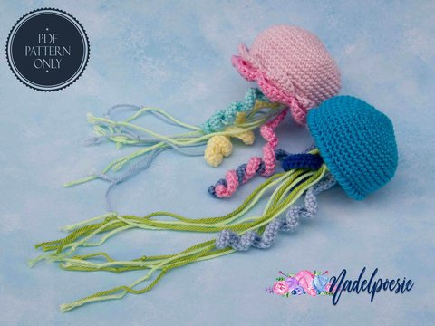 Gwen and Quentin the jellyfishes crochet pattern amigurumi