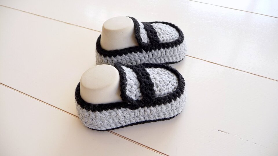 Häkelanleitung - Babyschuhe - College - No.91