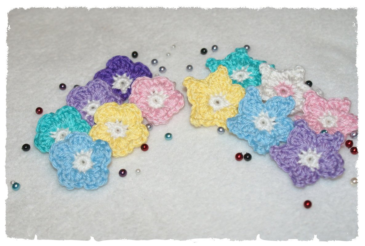 Kostenlose Häkelanleitung 2 Streublümchen / Applikation - Bild 2