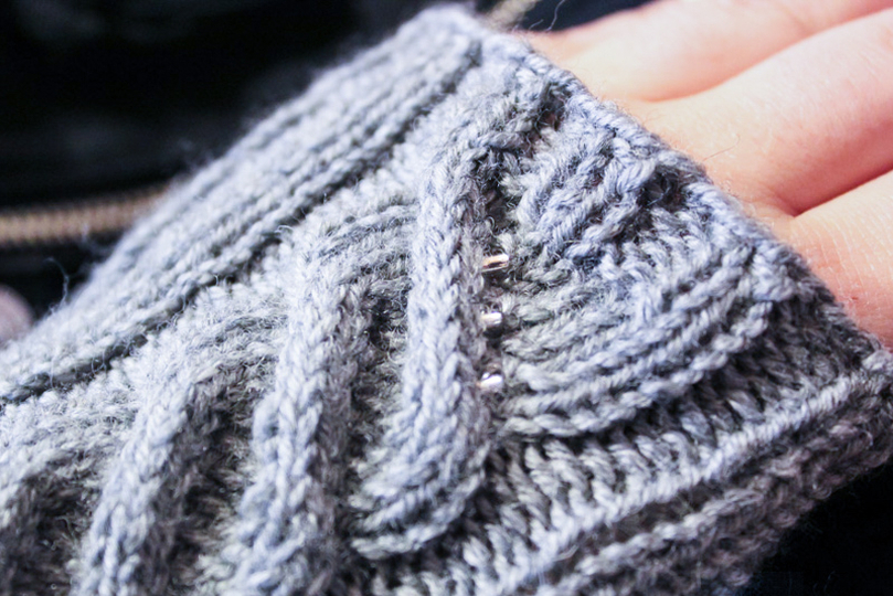 CONNEMARA wristwarmers