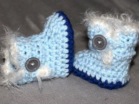 Häkelanleitung für Stiefel mit Fellimitatrand in 2 Größen