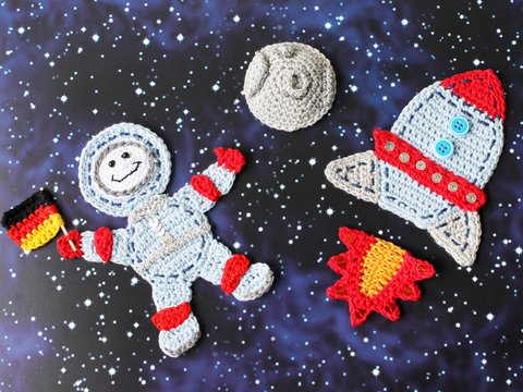 Applikationen "Im Weltall", Rakete, Astronaut etc.