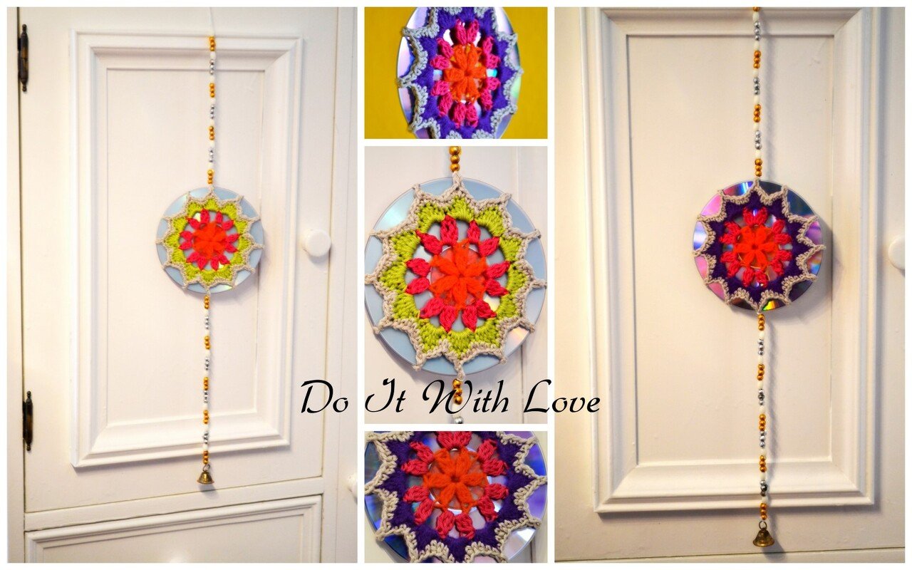 Gehäkelter Mandala-Wandbehang auf CD mit Perlenkette und Glöckchen