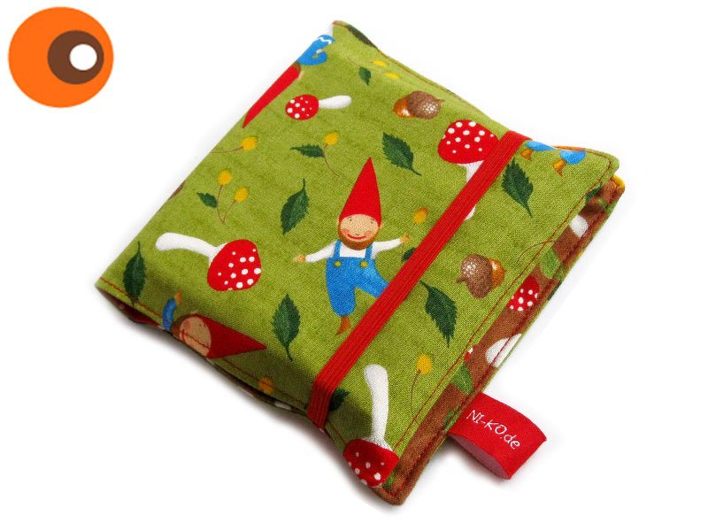 Grünes Täschchen mit Gnom-Motiv, rotem Elastikband und Schlaufe
