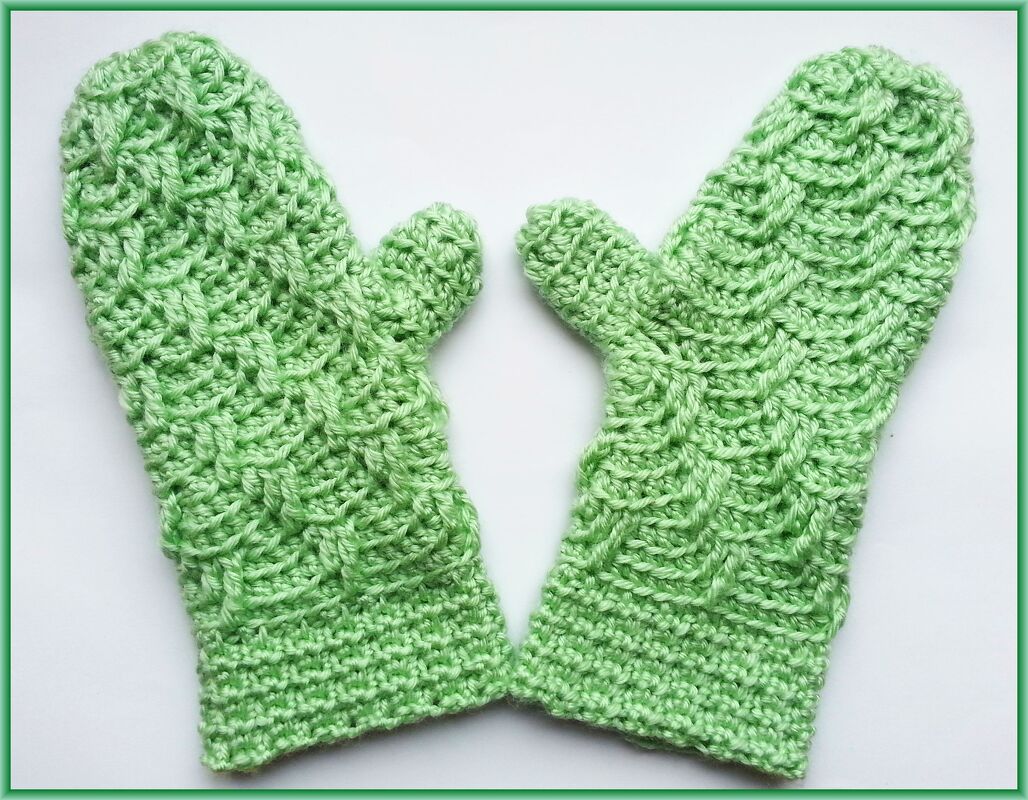 Mittens and Wristwarmers "Icicle" - Image 3
