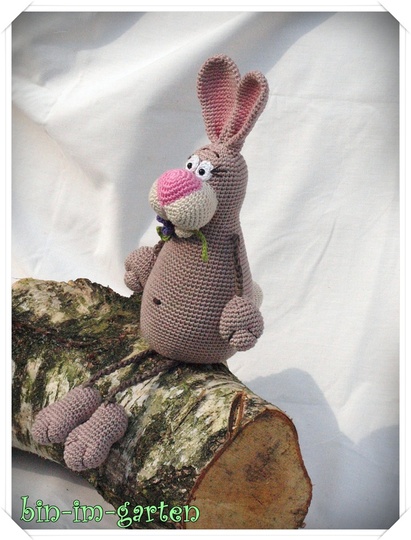 Kantensitzer Hase - Häkelanleitung 