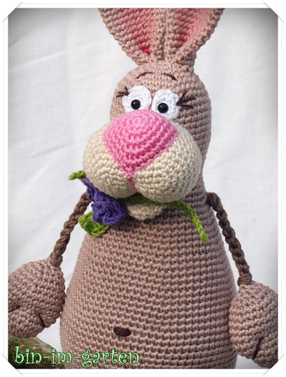 Kantensitzer Hase - Häkelanleitung 