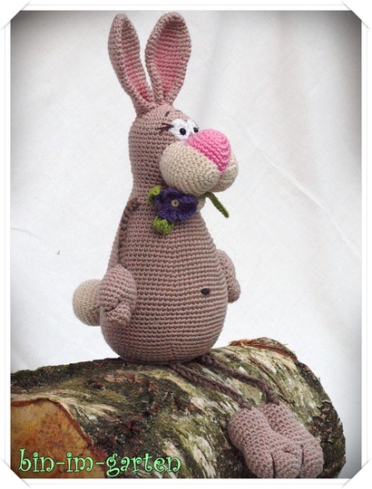 Kantensitzer Hase - Häkelanleitung 