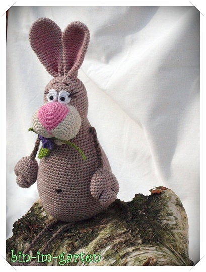 Kantensitzer Hase - Häkelanleitung 