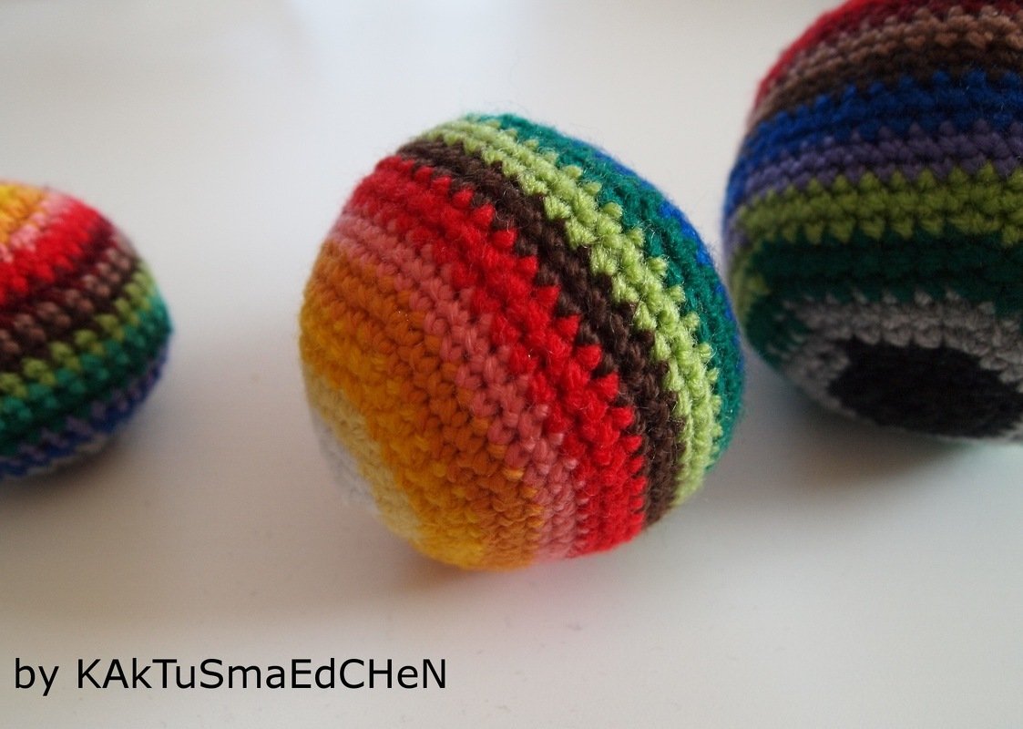 Häkelanleitung Jonglierbälle Regenbogen