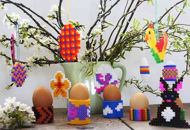 Eierbecher und Osterbilder aus Bügelperlen