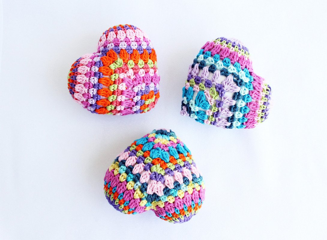 Decoration: Colorful hearts, 8 x 9 cm