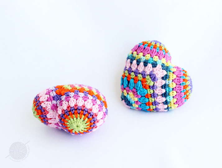 Deko: Bunte Herzen, 8 x 9 cm