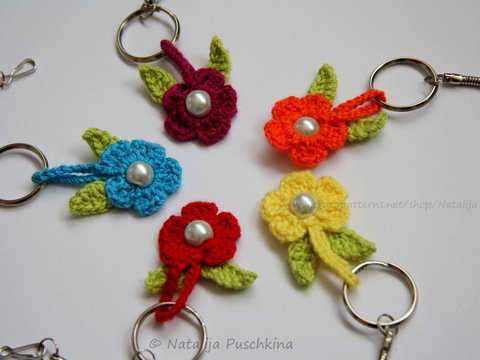 Häkelanleitung ‚Blume‘ Schlüsselanhänger oder Taschenbaumler