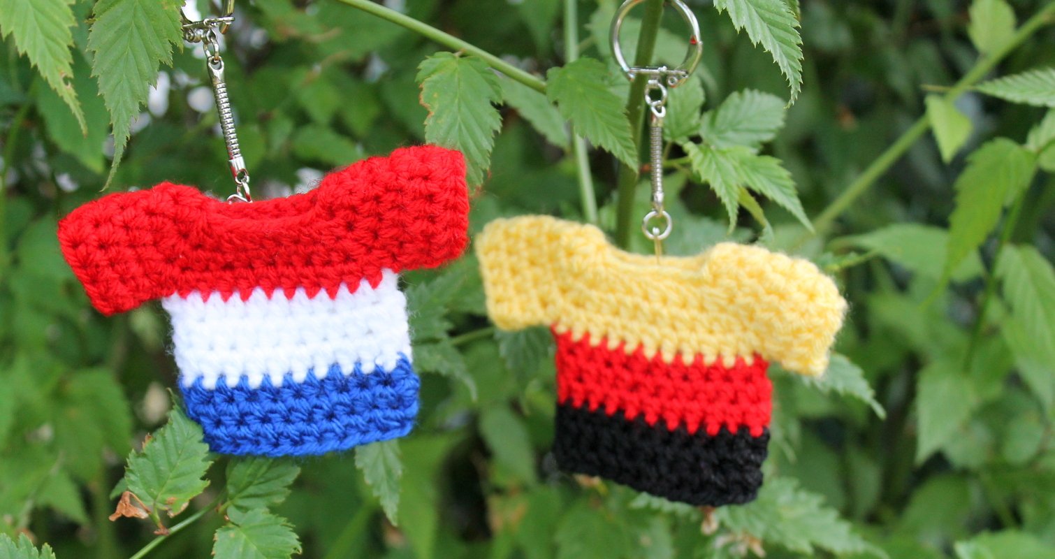 E-Book WM Trikot als Schlüsselanhänger, Taschen- oder Spiegelbaumeler, Flaschenmarkierer