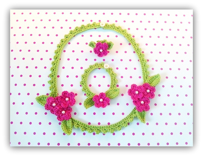 Blumenkette, Armband und Ring