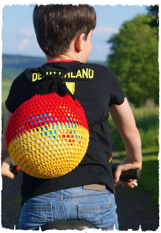 WM Fußballnetz/ Rucksack häkeln, Ballnetz, Fußball, Deutschland - Bild 2